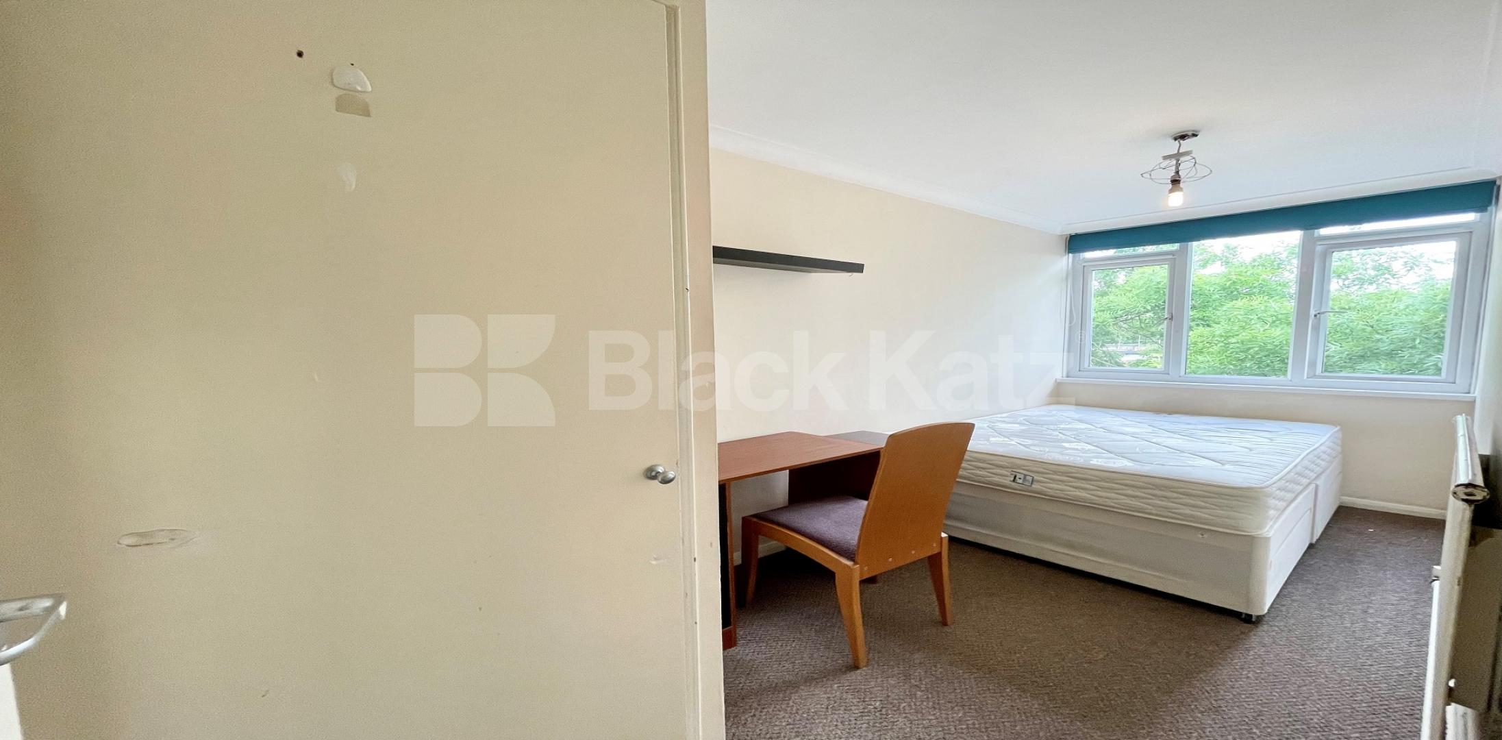 			UNDER OFFER , 3 Bedroom, 1 bath, 1 reception Apartment			 Carey Gardens, Vauxhall/Battersea